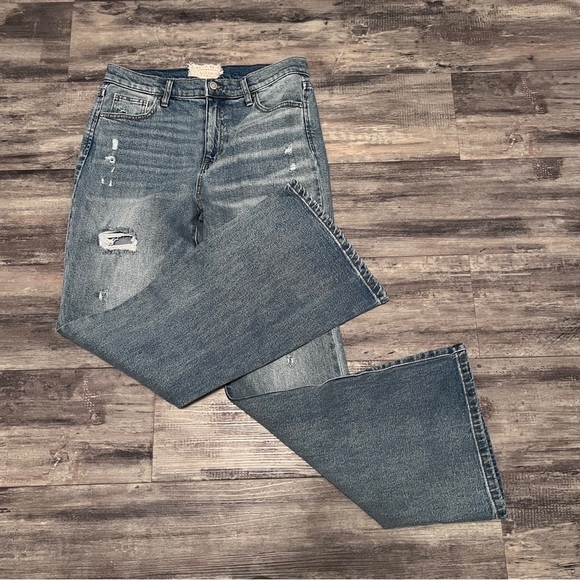 Altar’d State Galveston sz 30/11 High Rise Flare Distressed Jeans - Picture 2 of 7